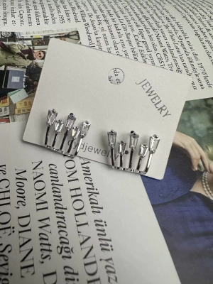 Özel seri Taşlı Küpe