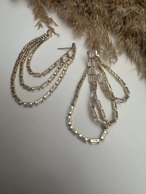 Özel Seri Taşlı Küpe VİP