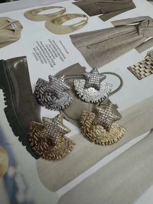 Özel Seri Yıldız Taş Detaylı Yelpaze Küpe