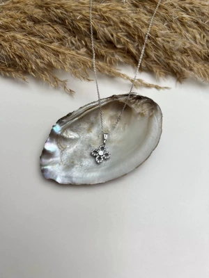 Özel Seri Yonca Kolye