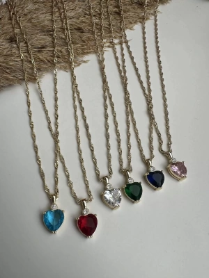 Pandora Model Altın Kaplama Renk Kolye