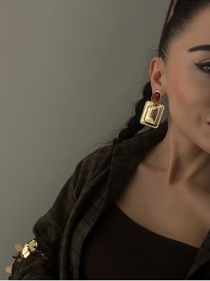 Plaka Tasarım MnG Küpe