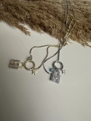 Pul Uzun Kolye Kilit Model Kolye