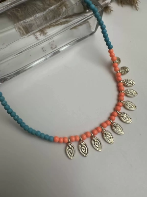 Renkli Plakalı Kolye