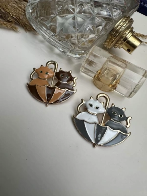 Şemsiyeli Kedi Broş