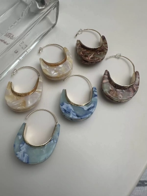 Sepet Tasarım Mineli Küpe