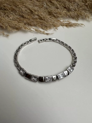 Silver Renk Taşlı Altın Kaplama Bileklik