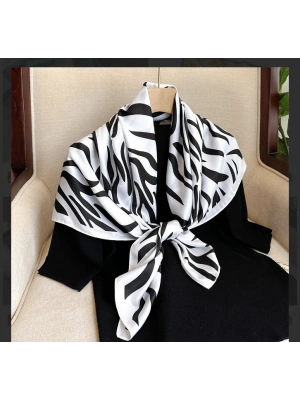 Siyah Beyaz Geo Fular 70*70