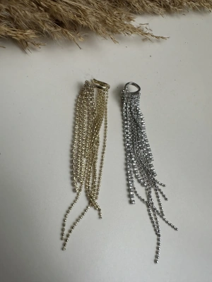 Taş Sallantılı Kıkırdak Küpe