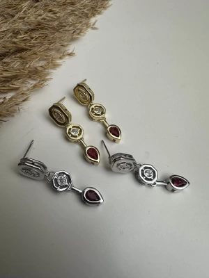 Tasarım altın kaplama taşlı küpe