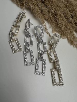 Tasarım Kare Full Taş Küpe