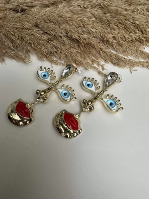 Tasarım Kırmızı Ruj Göz Küpe