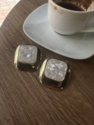 Tasarım Mermer Görünüm Kare Plaka Küpe