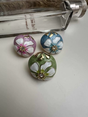 Tasarım Mineli İşlemeli Çiçek Küpe