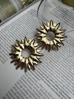 Tasarım Plaka Küpe Tırtık