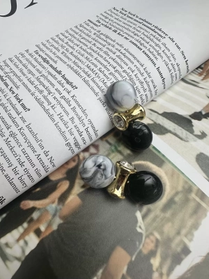 Tasarım Taş Detay Küpe