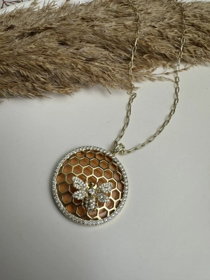 Tasarım Taşlı Arı Kolye