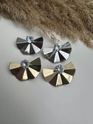 Tasarım Taşlı Asimetrik Plaka Küpe