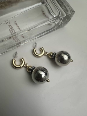 Tasarım Zirkon Taşlı Çift Renk Küpe