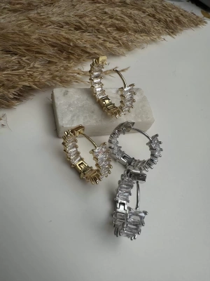 Taşlı Altın Kaplama Halka Küpe