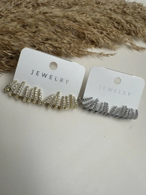 Taşlı Altın Kaplama Vip Küpe