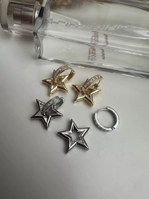 Taşlı Altın Kaplama Yıldız Halka Küpe