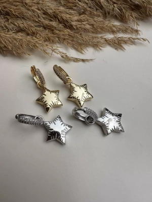 Taşlı Altın Kaplama Yıldız Küpe