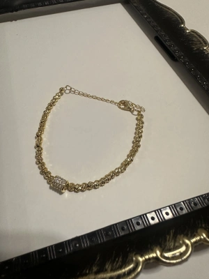 Taşlı Bileklik
