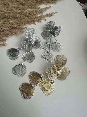 Taşlı Çiçek Küpe