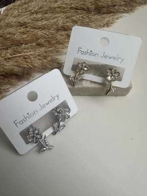 Taşlı Çiçek Küpe