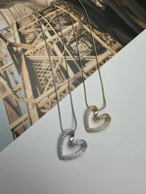 Taşlı Kalp Tasarım Kolye