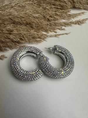 Taşlı Özel Seri Küpe