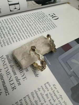 Taşlı Petek Halka Küpe