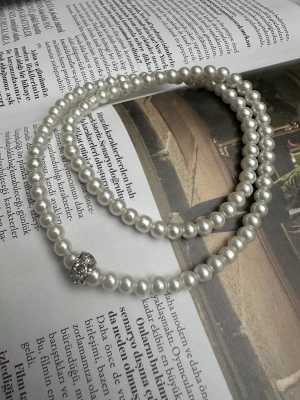 Taşlı Tasarım İnci Kolye