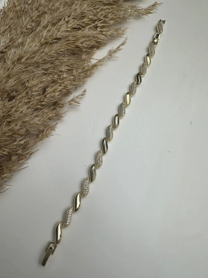 Taşlı Vip Seri Asimetrik Bileklik