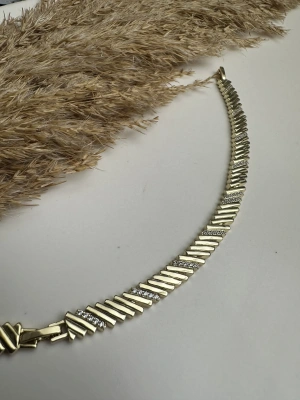 Taşlı Zikzak Künye