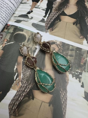 Vintage Gold Geçişli Marka Küpe