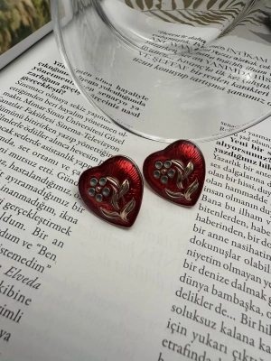 Vintage Kırmızı Kalpli Küpe