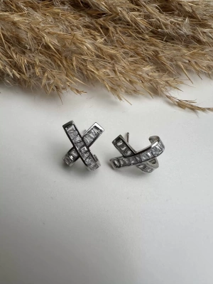 X Baget Taşlı Küpe