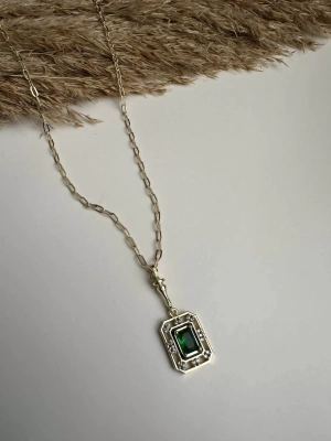 Yeşil Kare Taş Vintage Kolye
