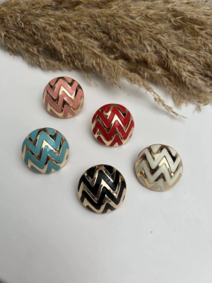 Zikzak Desenli Plaka Küpe