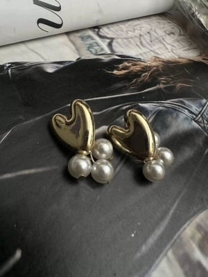 ZrA Model Kalp İnci Küpe