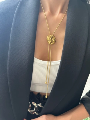 Çelik Uzun Plakası Top Detay Tasarım Kolye