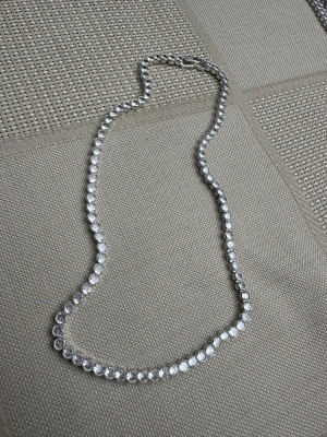 Dönmeyen Yuvarlak Taşlı Kolye