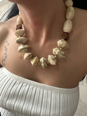 Tasarım Marka Model Kemik Asimetrik Kolye