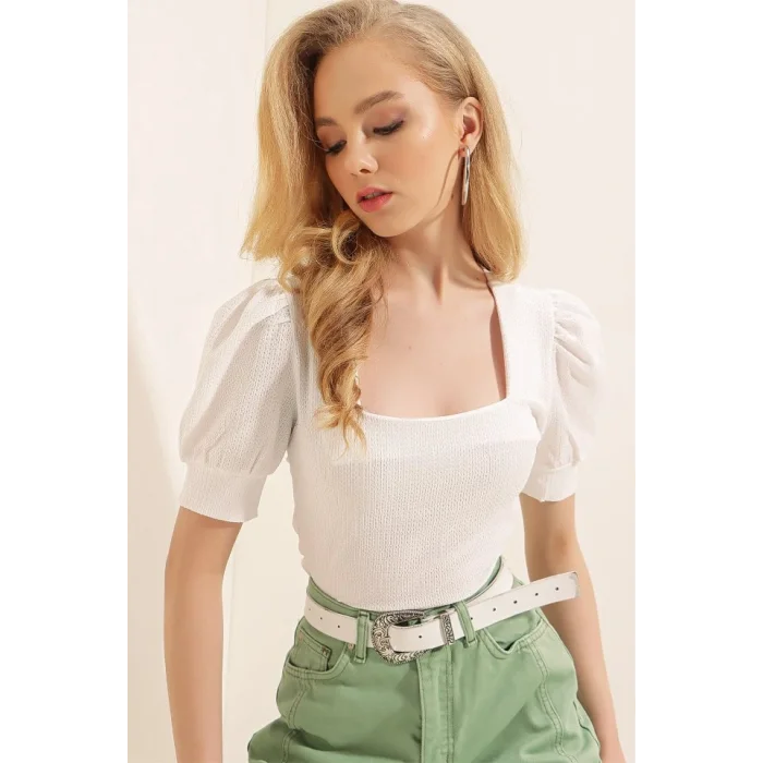 0409 Kare Yaka Örme Bluz - Beyaz