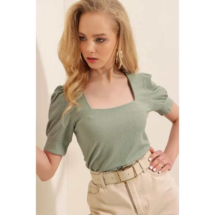 0409 Kare Yaka Örme Bluz - Çağla