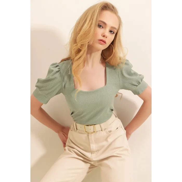 0409 Kare Yaka Örme Bluz - Çağla