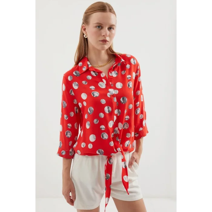 20243 Önü Bağlamalı Desenli Gömlek - Kırmızı