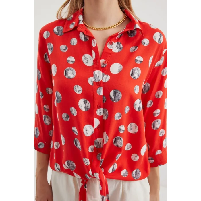 20243 Önü Bağlamalı Desenli Gömlek - Kırmızı